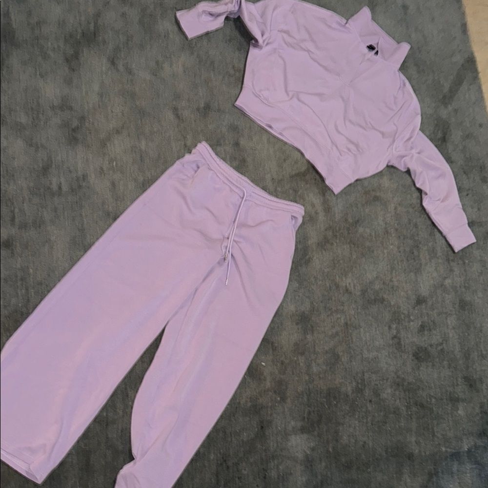 RD Style Light Purple Lounge Set Pants and Pullover Sweater - NEVER WORN Medium